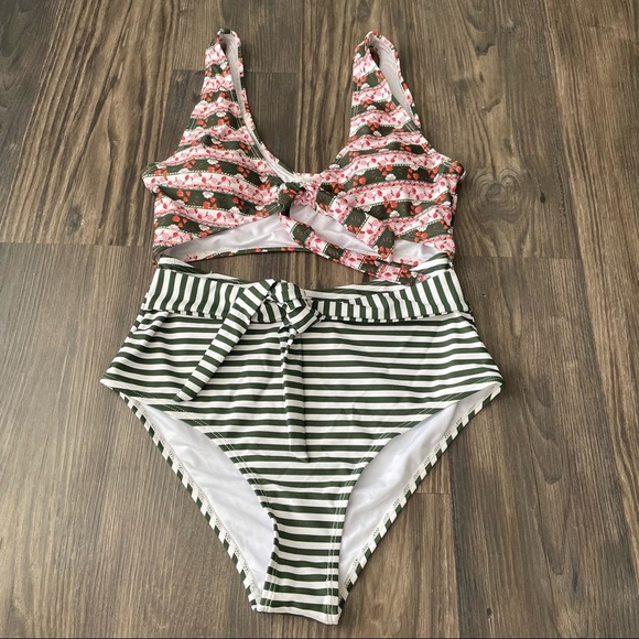 Cupshe NWT Striped and Floral Mix Print One Piece Swimsuit - Picture 3 of 16